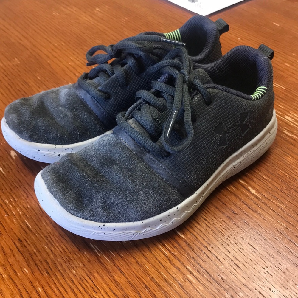 Boys’ UA Gray Sneakers